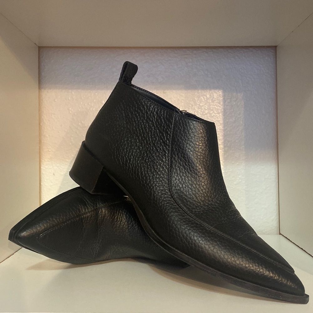 Everlane The Boss Boot Pebbled Leather Zip Pointed Toe Black Ankle Bootie